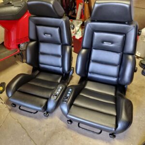 Recaro Classic C81 Seats – Buffalo Black Leather