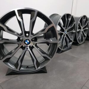 Original BMW M699 Double-Spoke Alloy Wheels